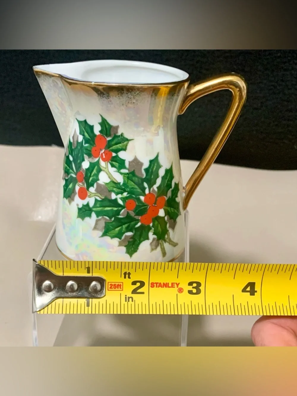 🔍 Vintage Ucagco Christmas Holly Lusterware Porcelain Creamer – Made in Japan